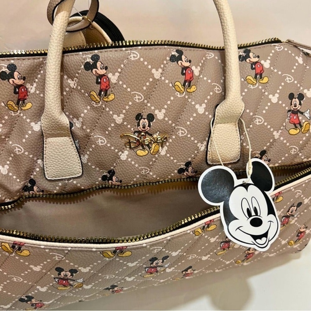 Disney's Mickey Mouse Weekender - Picture 8 of 9